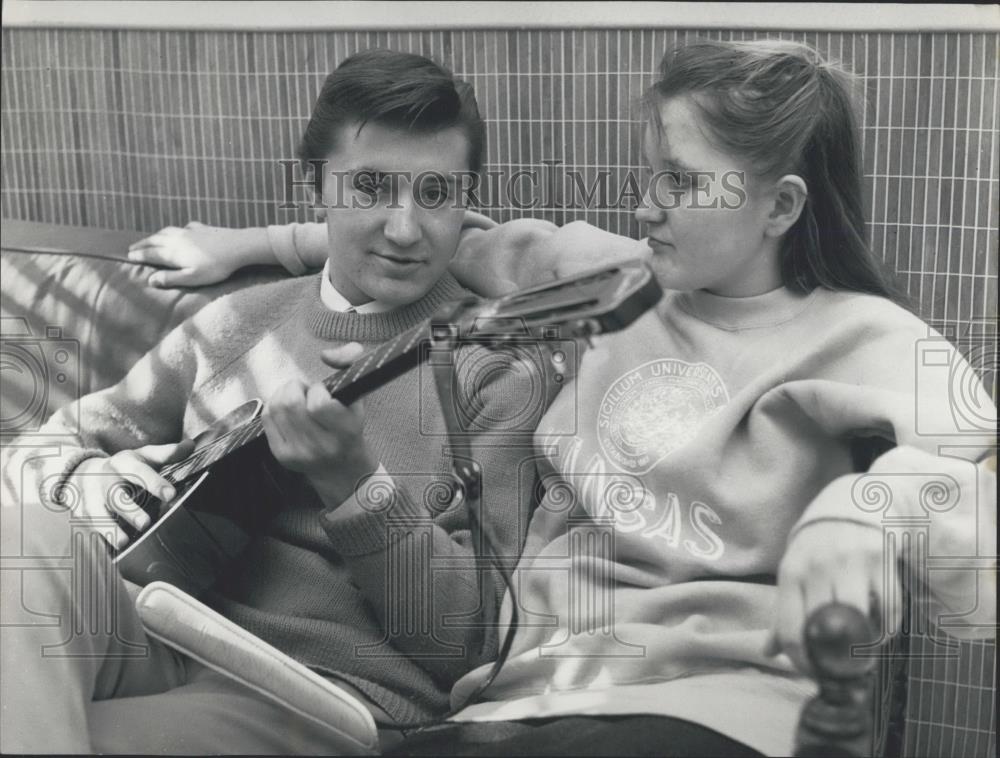 1964 Press Photo Roman singer,Bobby Solo and his sister - Historic Images