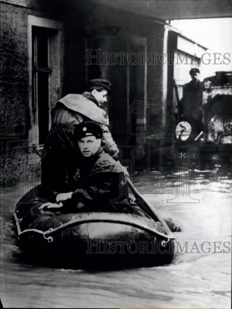 1957 Press Photo High-Water Floods in the Erzgebirge Mountains of East-Germany - Historic Images