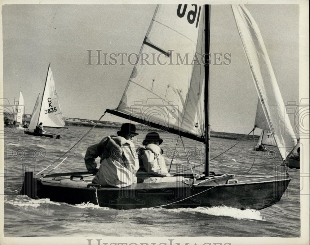 1963 Press Photo Fourteenth Annual Cadets Week Held At Burnham-On-Couch - Historic Images