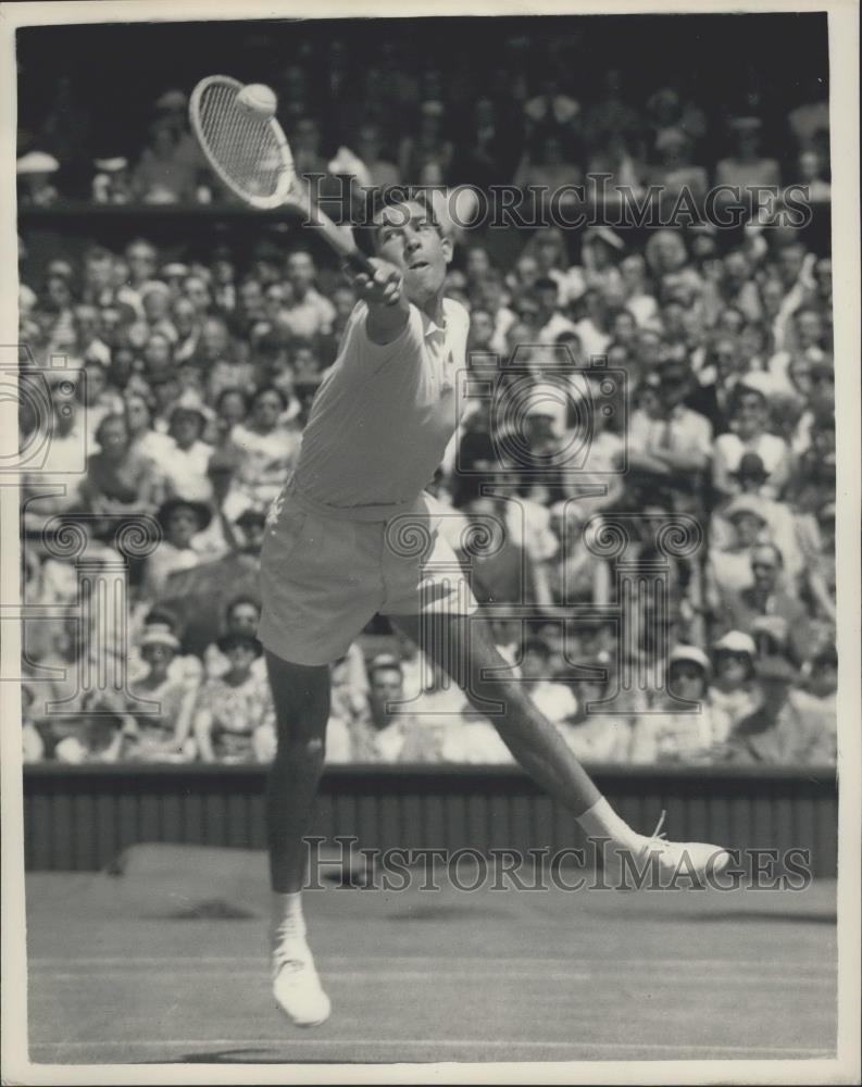 1957 Press Photo Tennis At Wimbledon,M.G. Davies seen in action - Historic Images