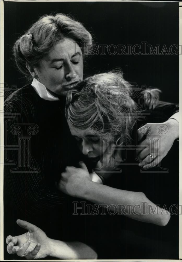 1991 Press Photo Sorcha And Sinead Cusack In Three Sisters - cvp27081 - Historic Images