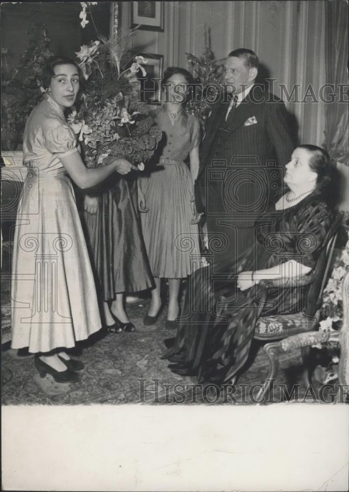 1953 Press Photo President Rene Coty Spends Christmas With Family - Historic Images