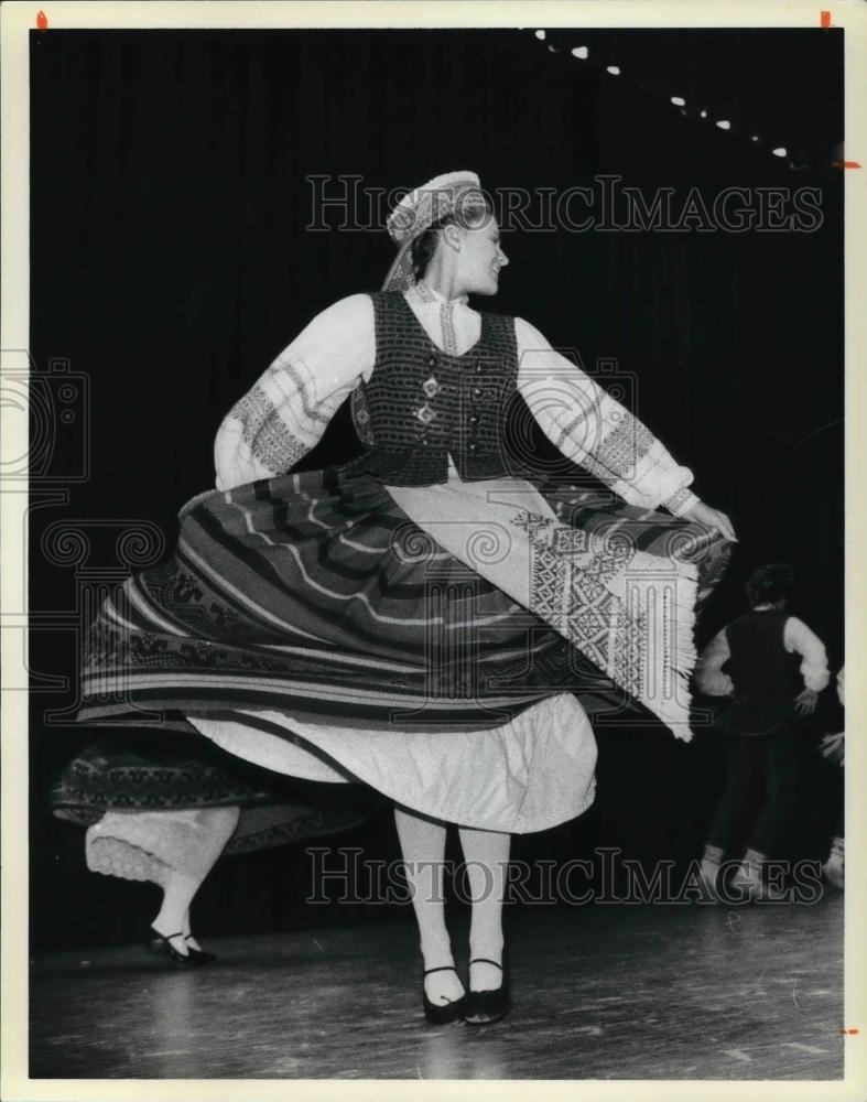 1979 Press Photo Grandineli Lithuanian Folk Dancers - Historic Images