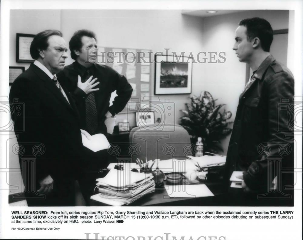 1992 Press Photo Rip Tom, Garry Shandling on The Larry Sanders Show - cvp20282 - Historic Images