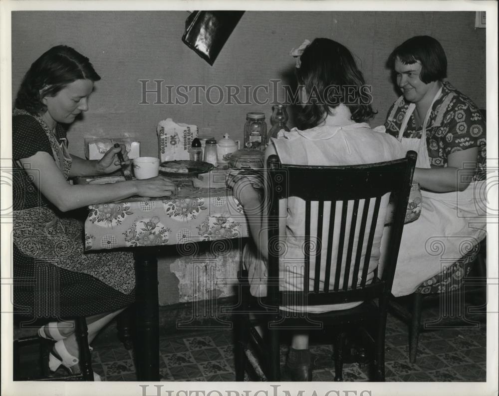 1939 Press Photo Mrs. Eve Marklen - Historic Images