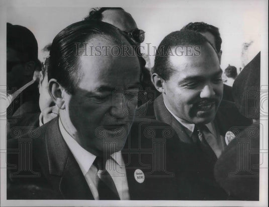 1968 Press Photo Vice President Herbert Humphrey Mayor Carl B. Stokes Cleveland - Historic Images