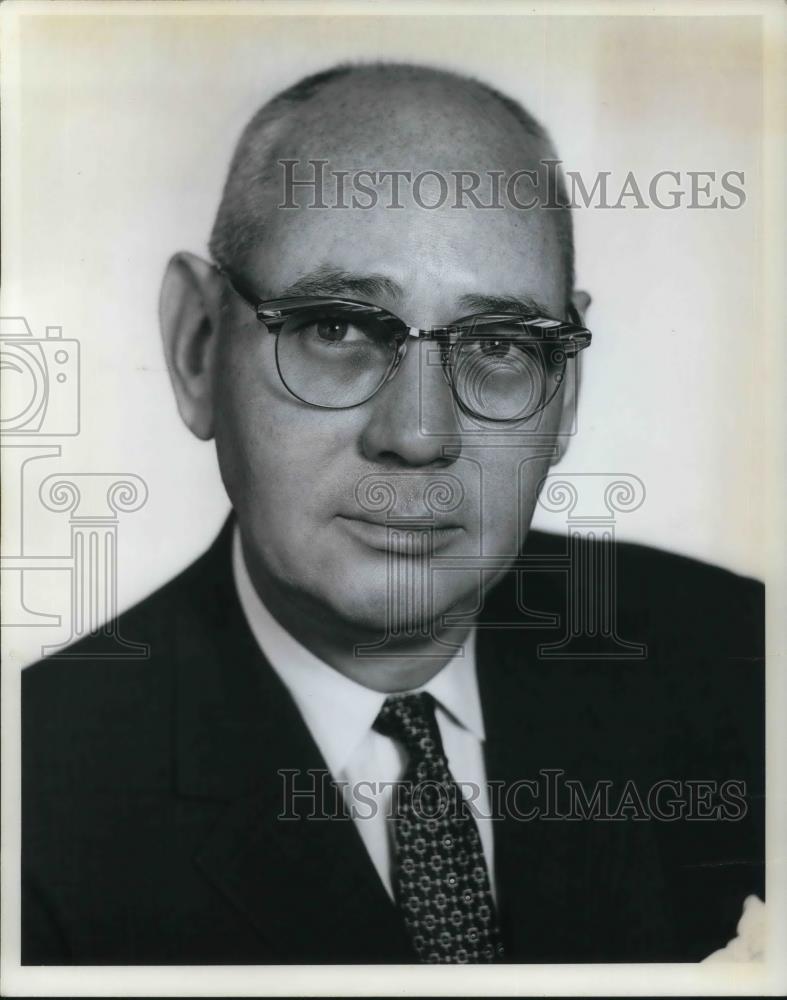 1961 Press Photo William C. Fine Assistant Secretary Sherwin-Williams Cleveland - Historic Images