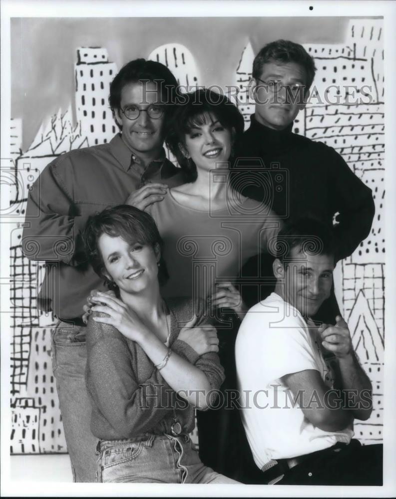 1996 Press Photo Malcolm Gets, Lea Thompson & Cast of Caroline in the City - Historic Images