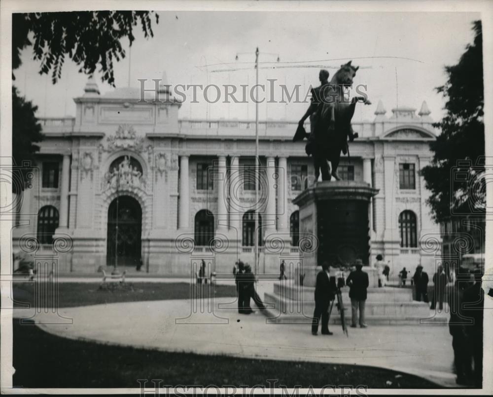 1938 Press Photo The view outside of the Chamber of Deputies in Lima - Historic Images