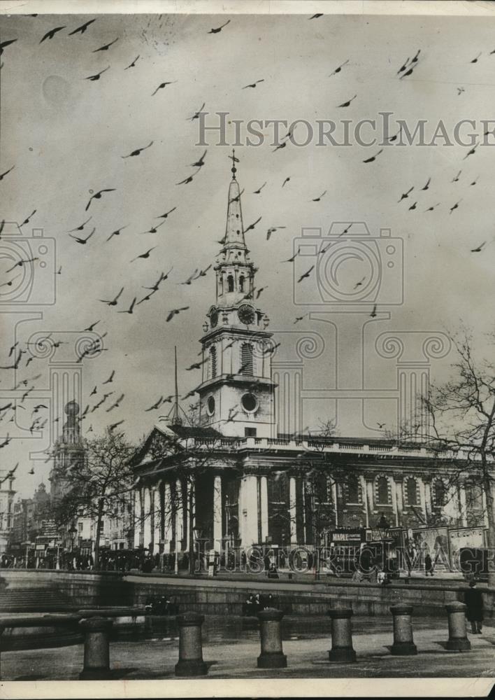 1931 Press Photo Flock of birds over St Martin's Church in London England - Historic Images