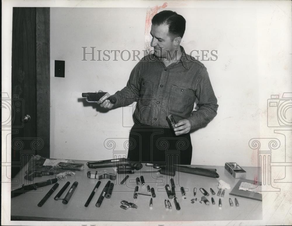 1953 Press Photo Police Sergeant Thomas Lanese &amp; Mayfield Heights Gun Arsenal - Historic Images