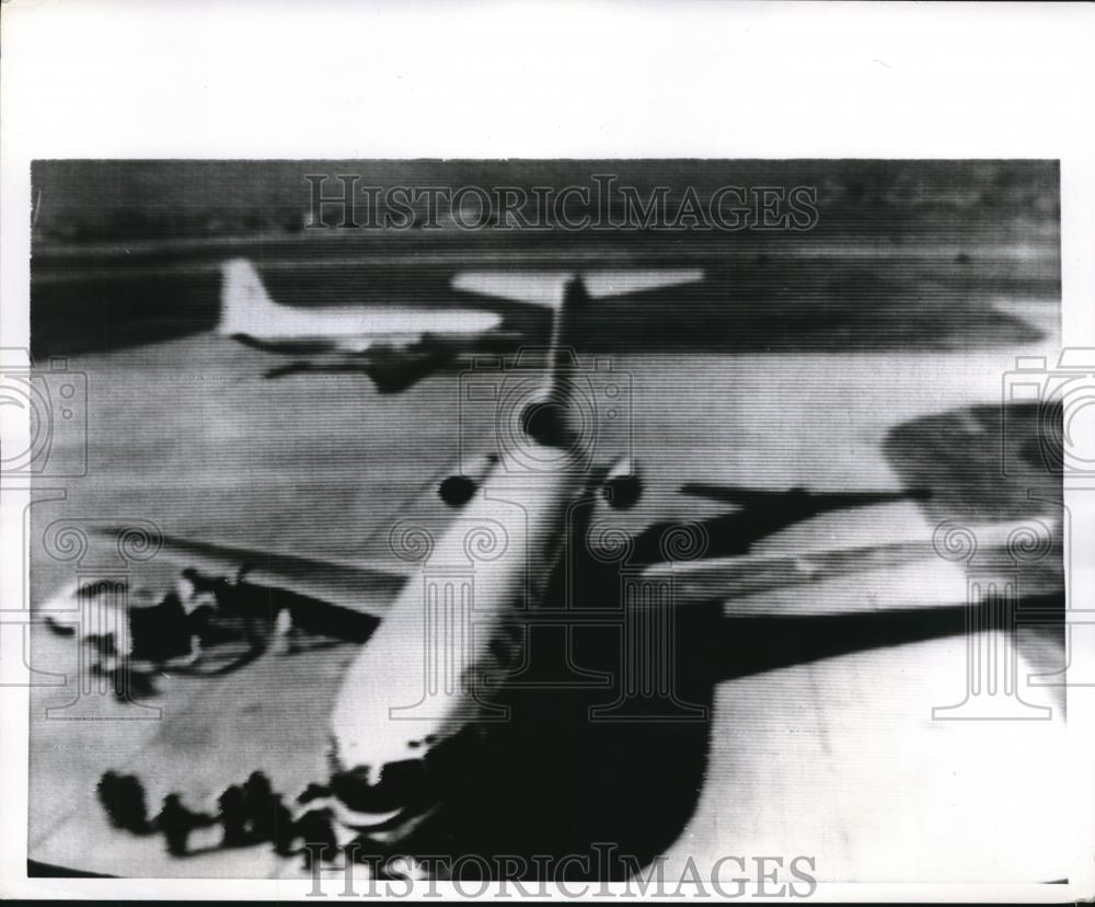 1970 Press Photo A view of the Japan Airlines plane after being hijacked in air - Historic Images