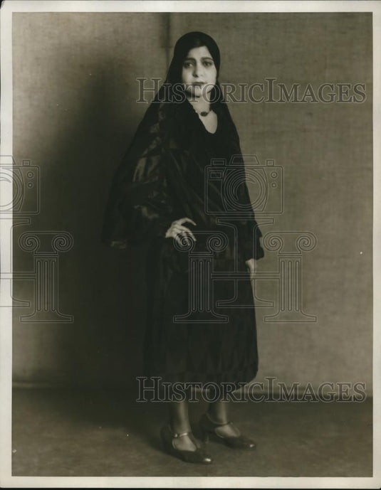 1929 Press Photo Syrian Woman in Traditional Costume / Dress - Historic Images