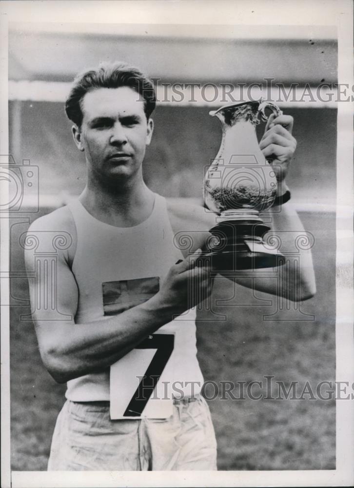 1937 Press Photo John Mikkelson Swedish walking champ in London - nes25513 - Historic Images