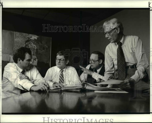 1985 Press Photo Edward Howard & Co executives, state's oldest public relations - Historic Images