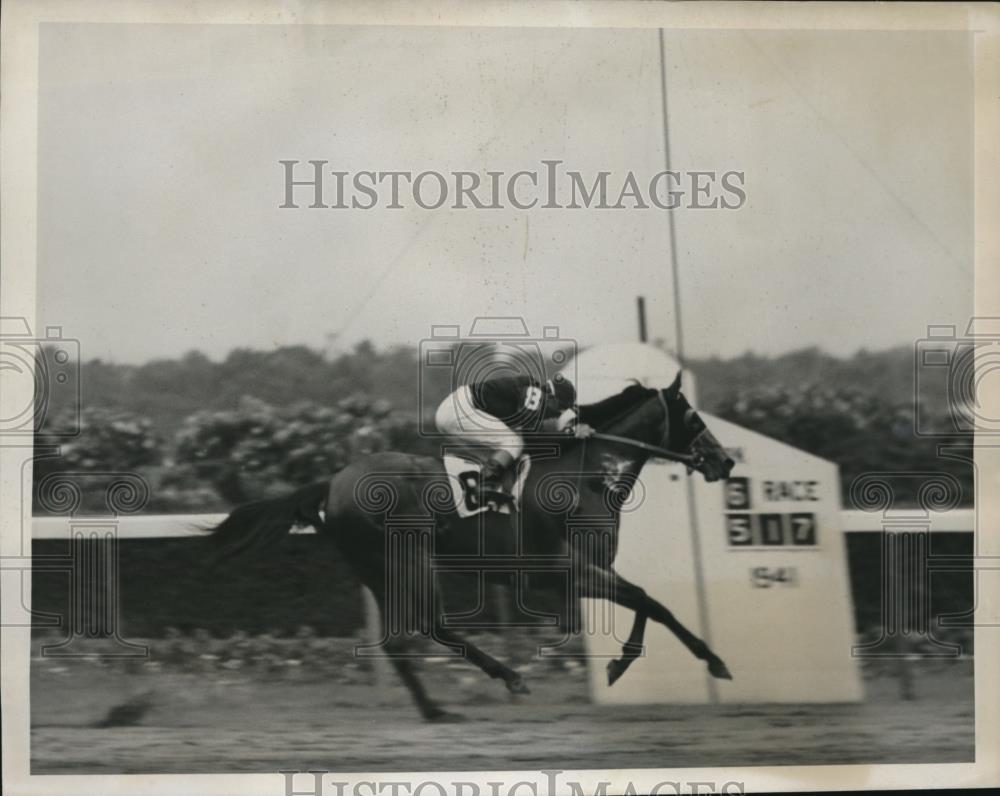 1940 Press Photo The withers race King Cole with jockey J Gilbert - nes25115 - Historic Images