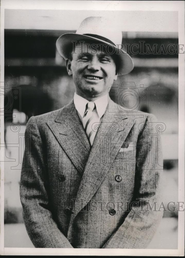 1936 Press Photo Earle Sande horse trainer at Hialeah in Fla - nes25578 - Historic Images