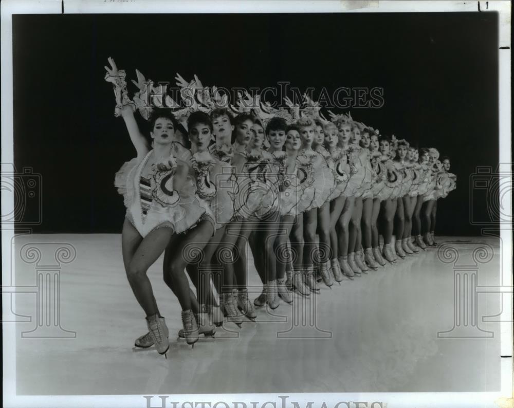 1987 Press Photo The Spectacles of Busby Berkley with the Ice Capettes - Historic Images