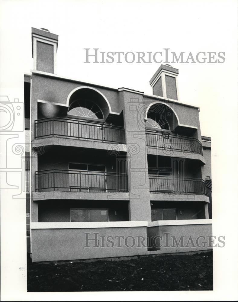 1986 Press Photo The Beachwood Verandah Village - Historic Images