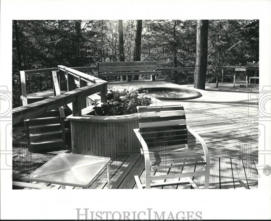 1988 Press Photo Deck & Sun Porch Home of Alan Howell in Willoughby Hills - Historic Images