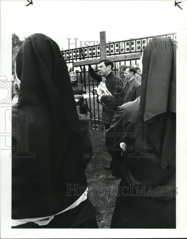 1985 Press Photo St. Timothy Catholic Church and Shaffer Methodist - cva70516 - Historic Images