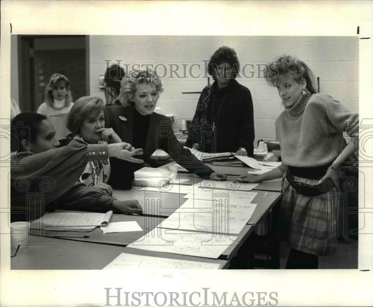 1990 Press Photo At Shannon Rodgers & Jerry Silverman School of Fashion Design - Historic Images
