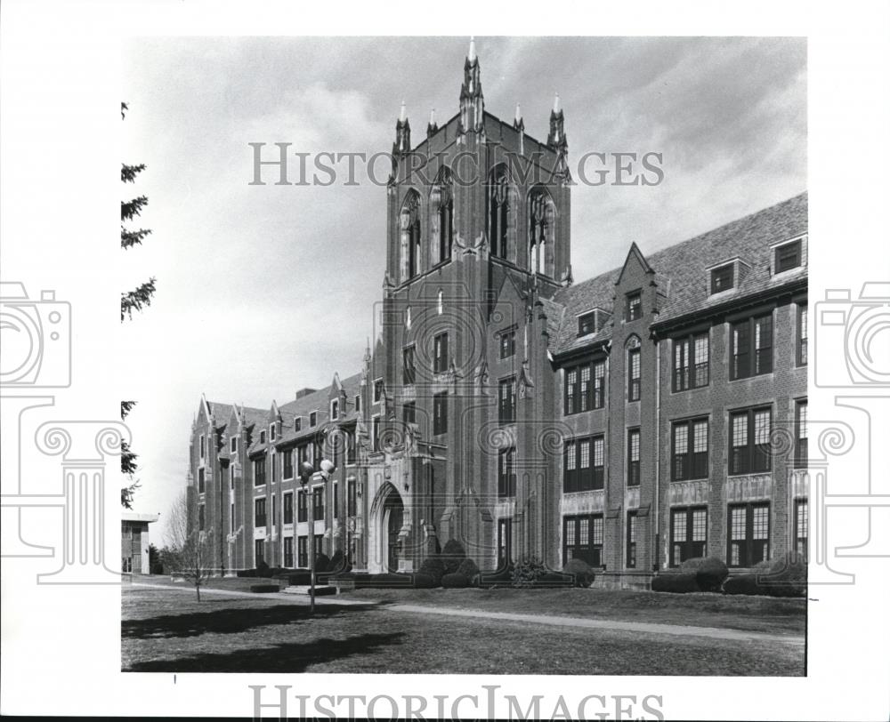 1989 Press Photo The Notre Dame College administration building - cva69660 - Historic Images