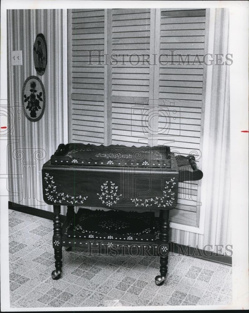 1990 Press Photo Furniture - Historic Images