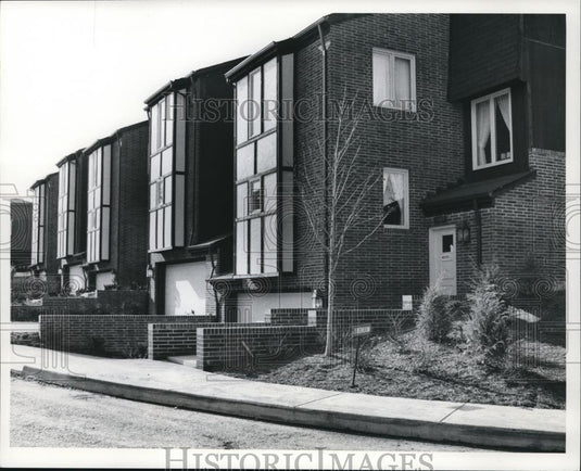 1977 Press Photo The Woodlark Compass South Brecksville Condominium - Historic Images