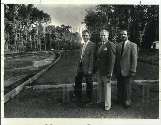 1987 Press Photo Ronald, Rocco Jr. & Rick Puzzitiello on West Lake development - Historic Images