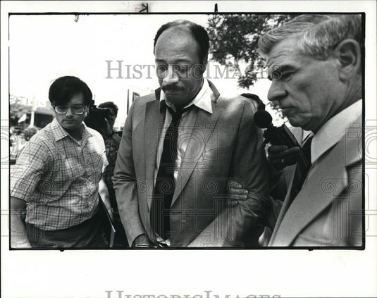 1983 Press Photo Dr. Paul Norton and Captain Earl Zimlich - Historic Images