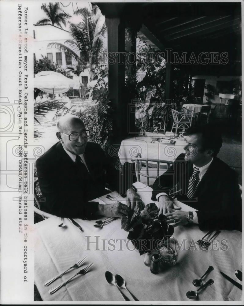 1981 Press Photo Dennis Hefferman & Former Laurelwood Mayor Frank Celeste - Historic Images