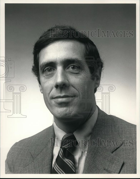 1985 Press Photo Lauren R. Pacini, VP marketing, Private Industry Council - Historic Images