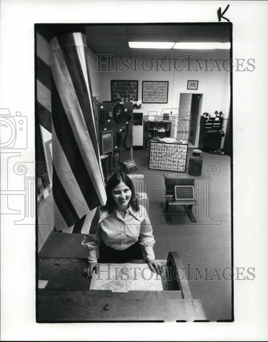 1982 Press Photo Joanne Markle at the Little Red school House - Historic Images