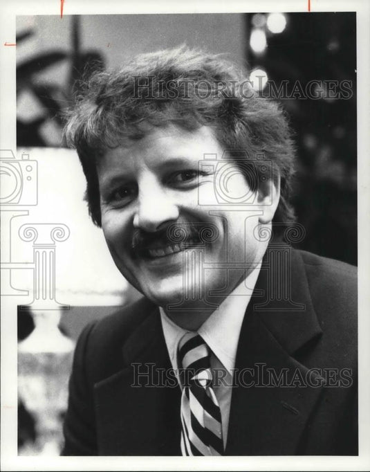 1980 Press Photo Doctor Charles Moore - Historic Images