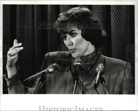1987 Press Photo U.S. Rep.Pat Schroeder of Colorado at the Podium - Historic Images