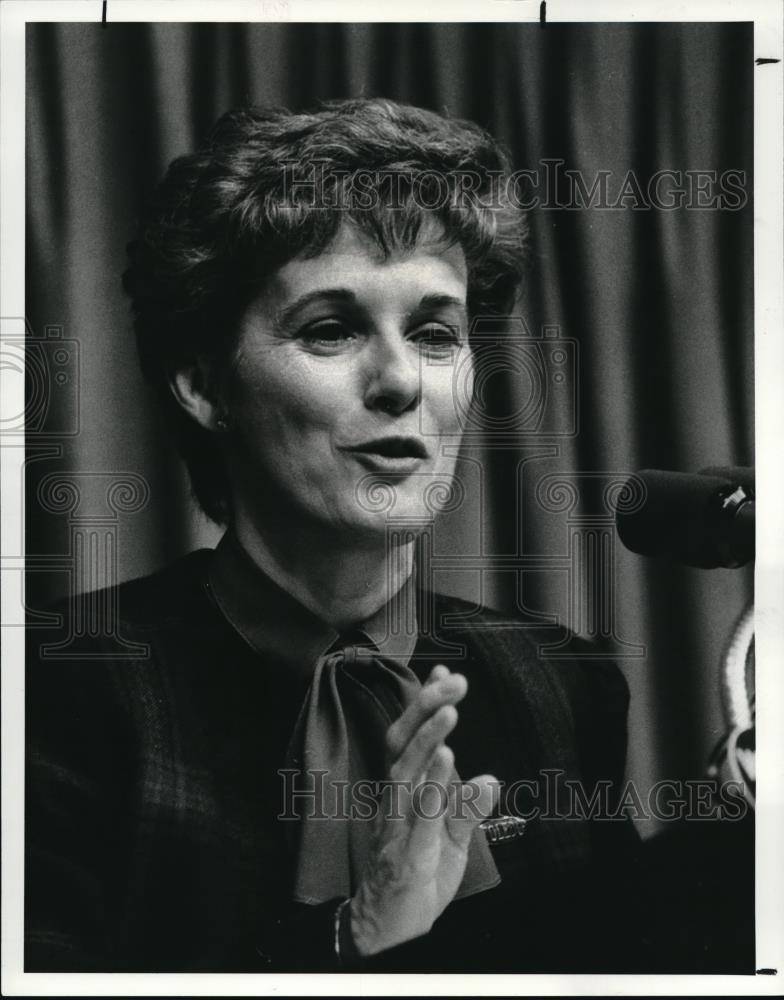 1985 Press Photo Donna Owens, Mayor of Toledo,Ohio speaks at Cleveland City Club - Historic Images