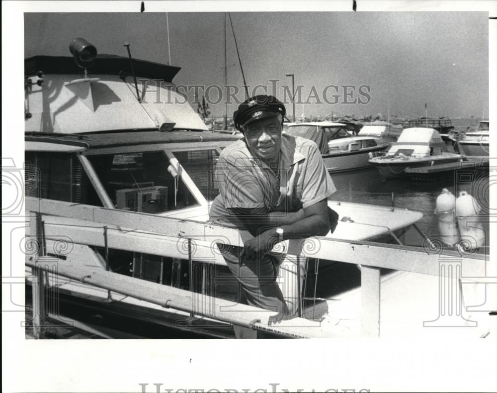 1987 Press Photo James Parks founder of the Inter City Yacht Club - Historic Images