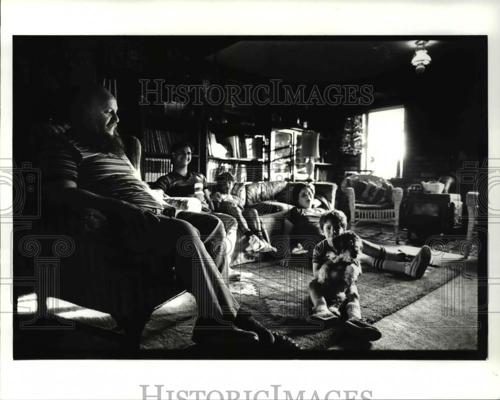 1987 Press Photo Nelson Pole with his four sons - 524 - Historic Images