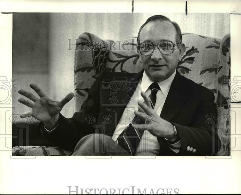 1984 Press Photo Kent State President Michael Schwartz - cva39268 - Historic Images