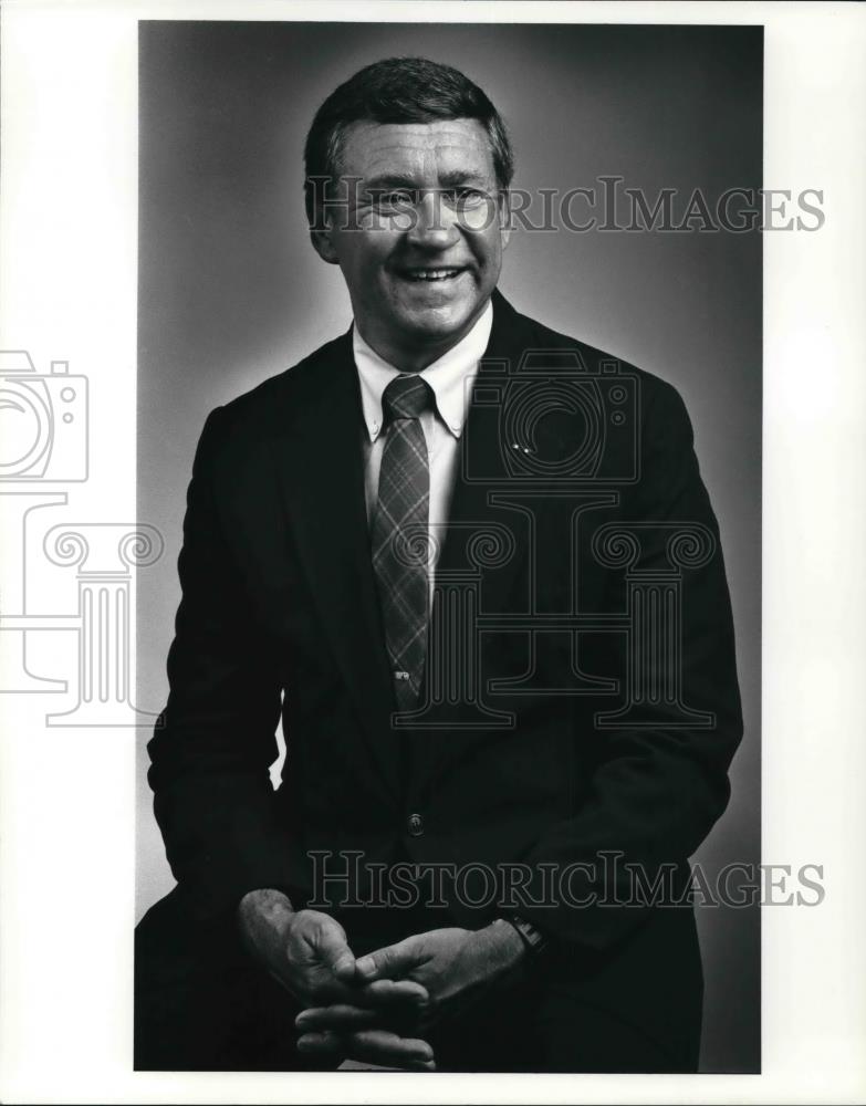 1987 Press Photo Eric More Marshall, family reunion planning expert - Historic Images