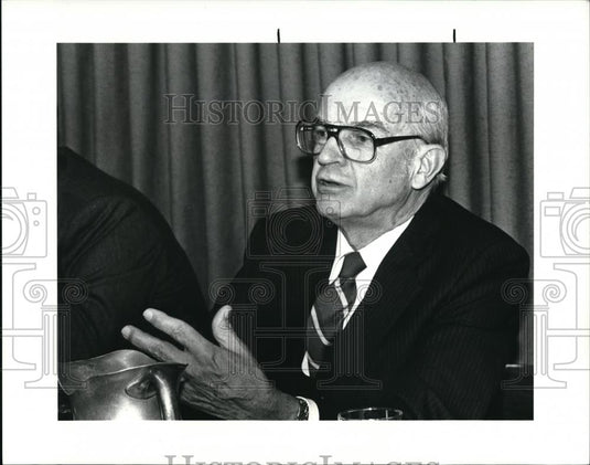 1985 Press Photo Walter T. Olson Program Director Community Capital Investment - Historic Images