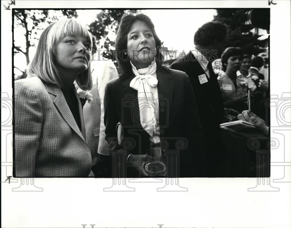1982 Press Photo Candy NOrton and Nancy Lopez at the Vernon's party - Historic Images
