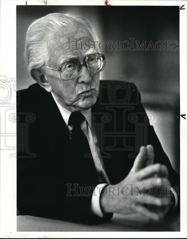 1987 Press Photo Sen. Howard M. Metzenbaum on opposition of Robert Bork nom. - Historic Images