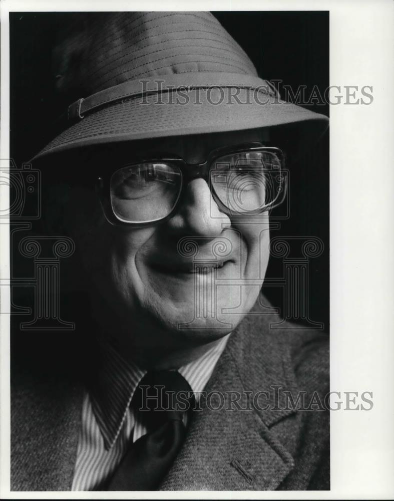 1984 Press Photo James T. Maher, author from Lakewood - Historic Images