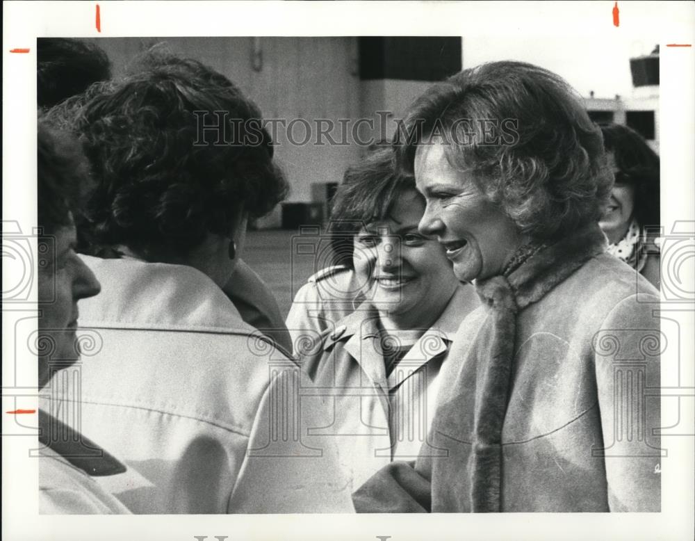 1980 Press Photo Rosalynn Carter and Cong. Mary Rose Oakar - Historic Images