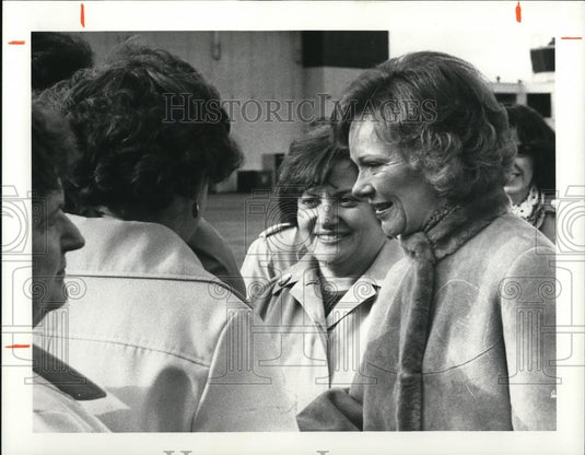 1980 Press Photo Rosalynn Carter and Cong. Mary Rose Oakar - Historic Images