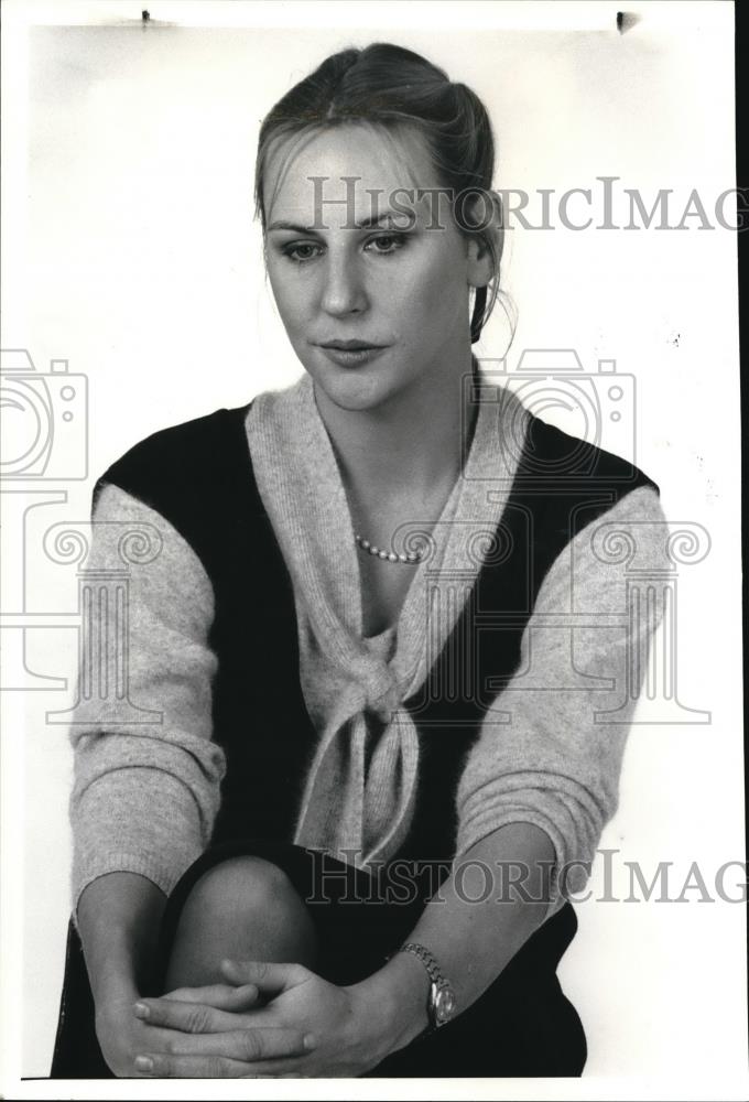 1983 Press Photo Sarah Parriott, Futile author - 345 - Historic Images