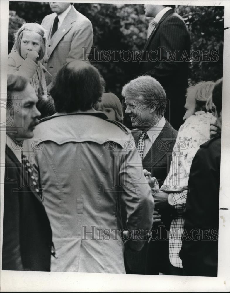 1978 Press Photo President Carter Shakes Hands With Supporters - ora02661 - Historic Images