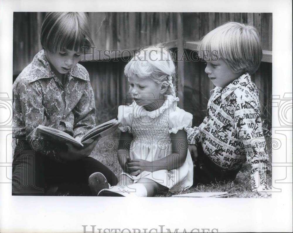 1974 Press Photo Dennis Darden's children Billy, LIsa and Ricky - ora15850 - Historic Images